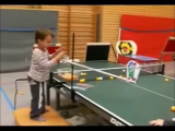 TISCHTENNIS-ROBOTER mit Handbedienung TISCHTENNIS-ROBOTER mit Handbedienung